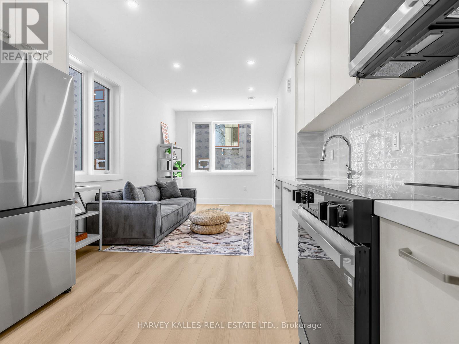 2B - 45 BELLEVUE AVENUE