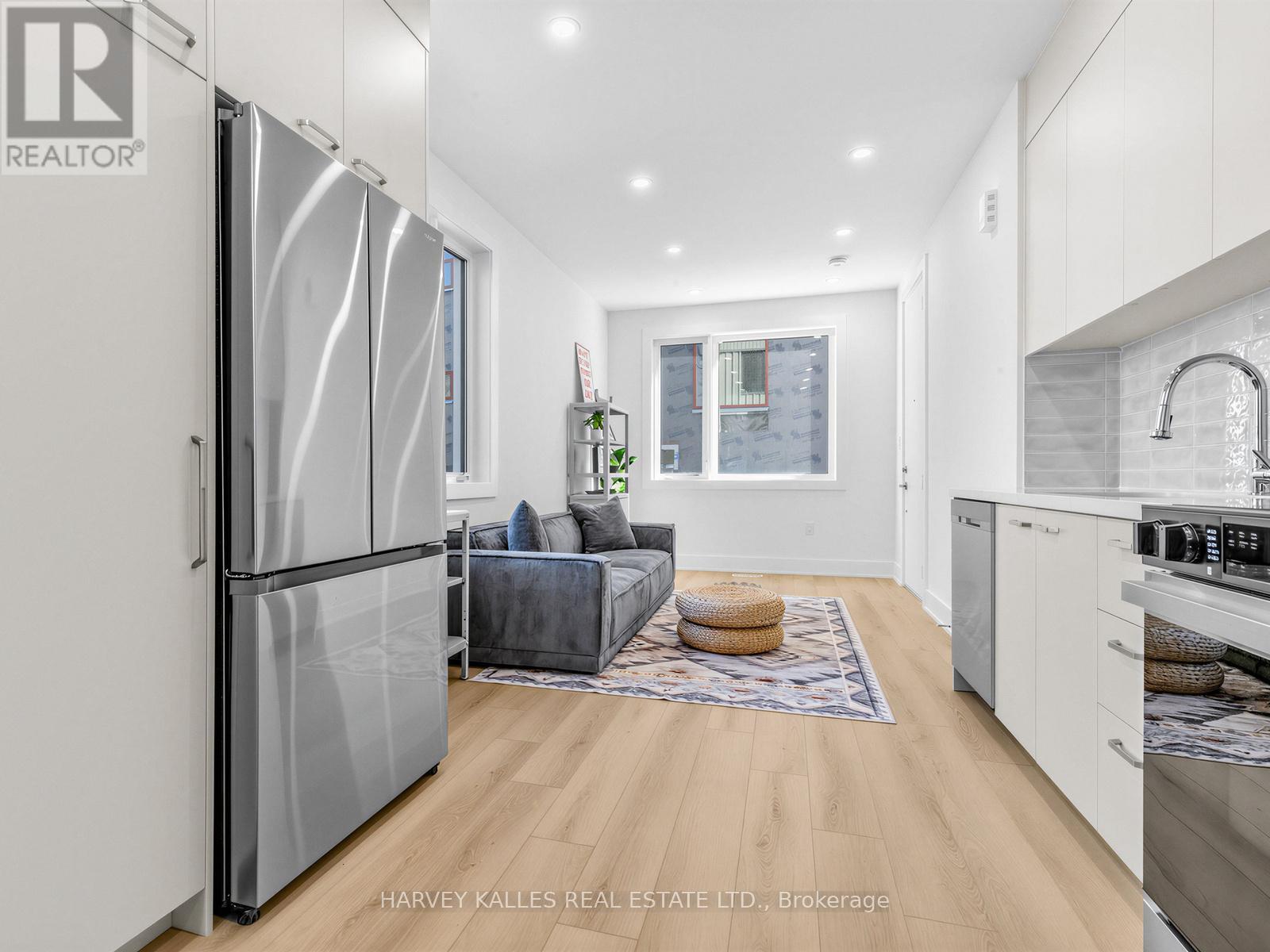 2B - 45 BELLEVUE AVENUE