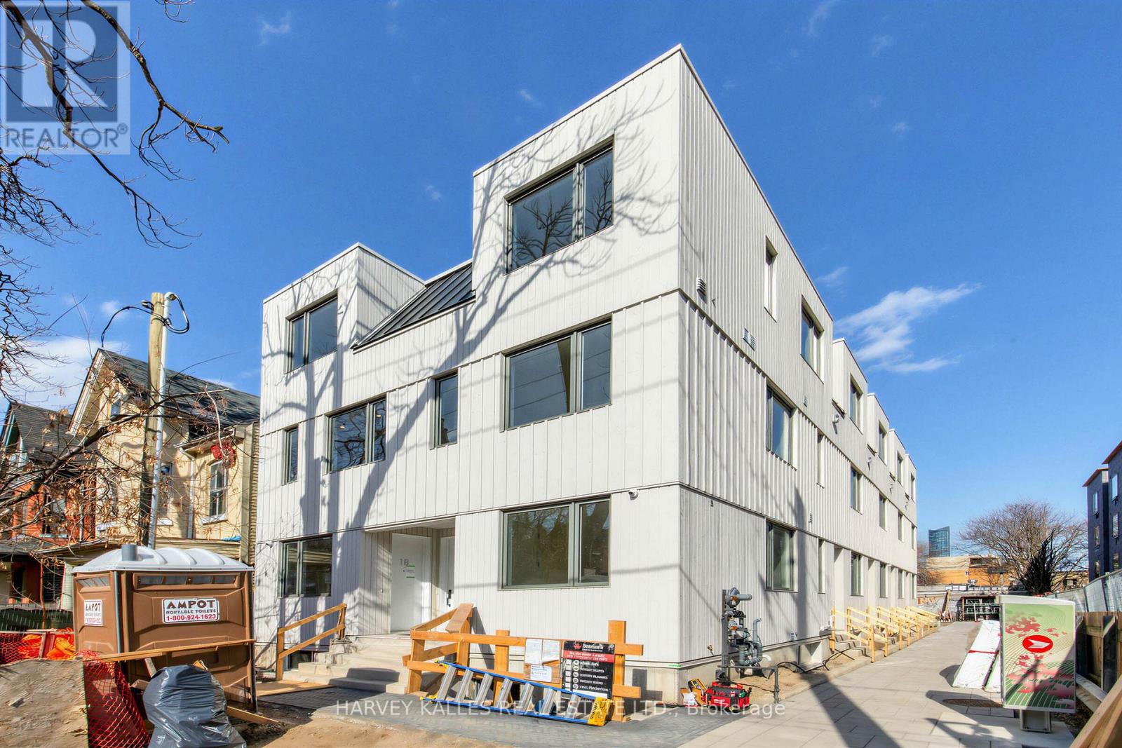 2B - 45 BELLEVUE AVENUE