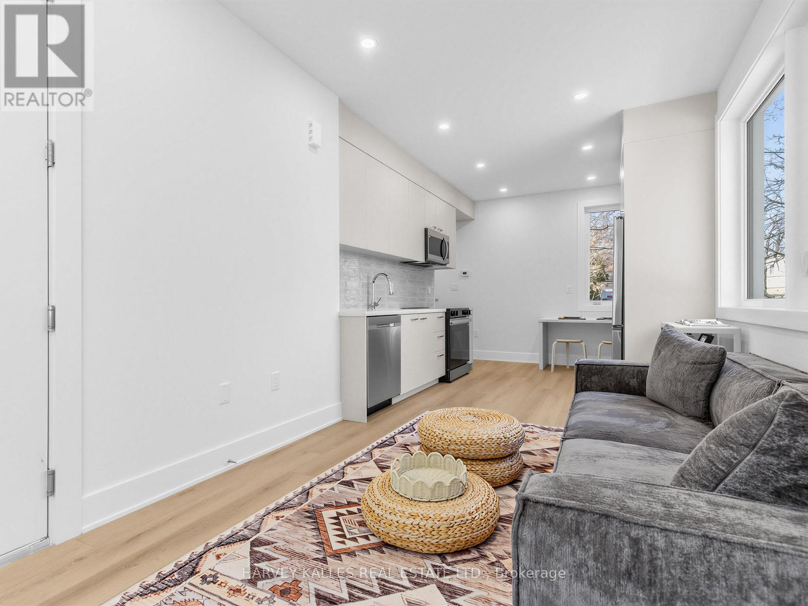 6B - 45 BELLEVUE AVENUE