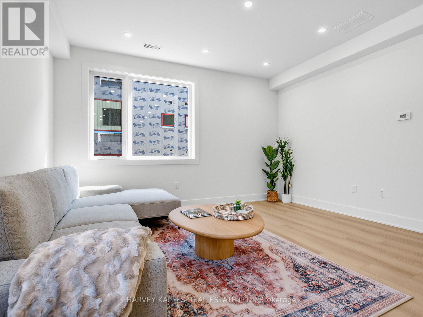 6A - 45 BELLEVUE AVENUE