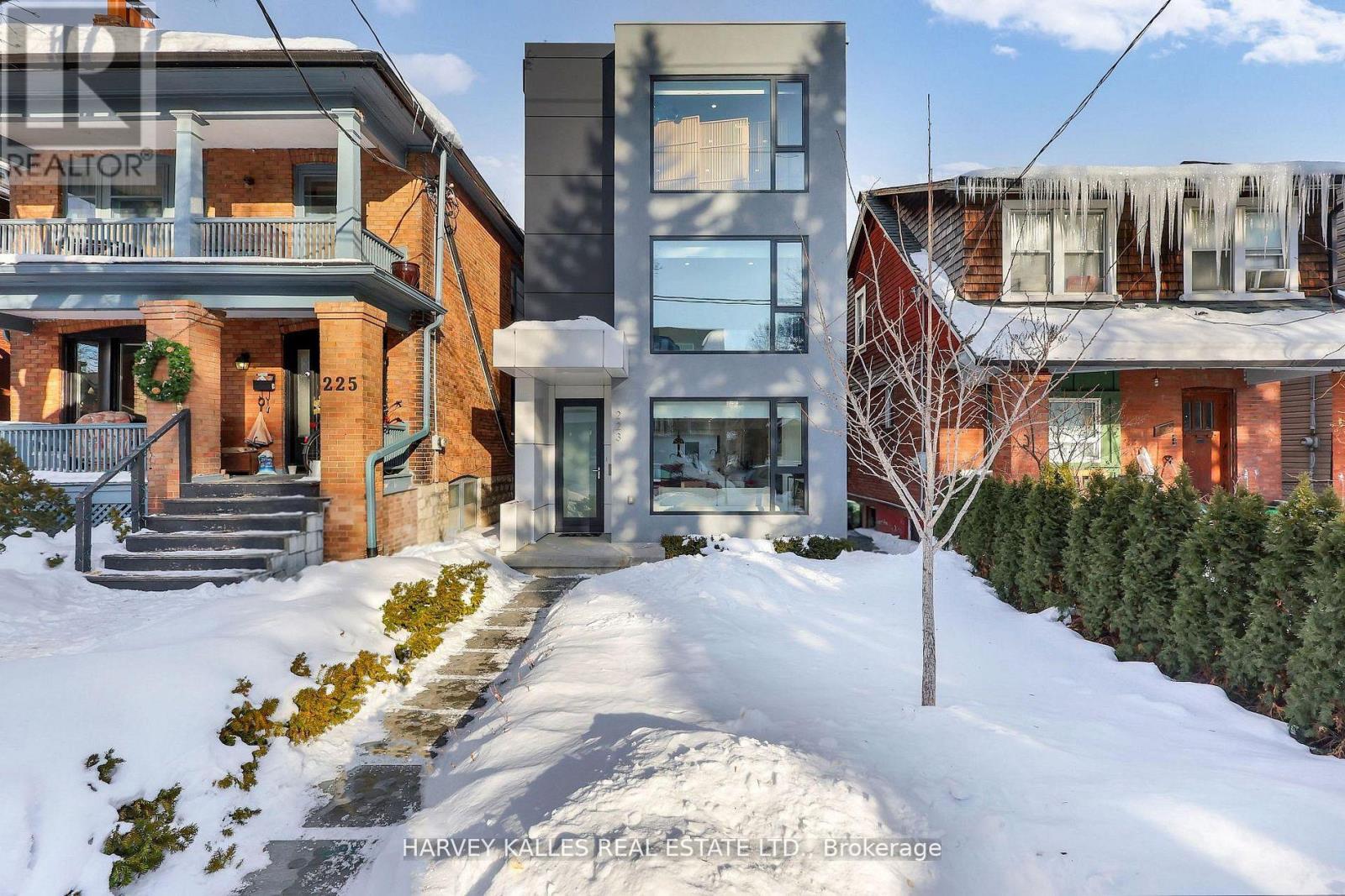 223 WYCHWOOD AVENUE