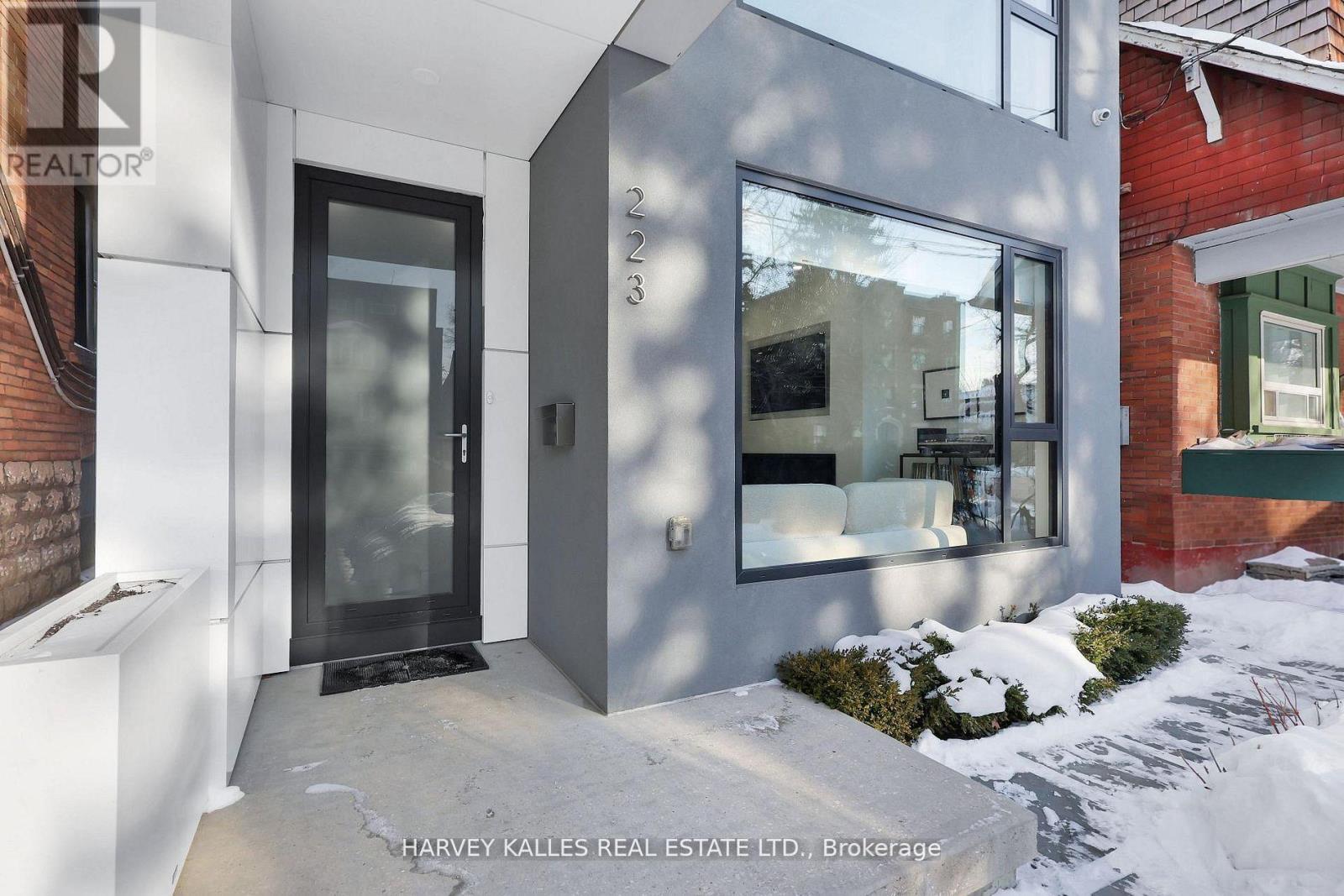 223 WYCHWOOD AVENUE