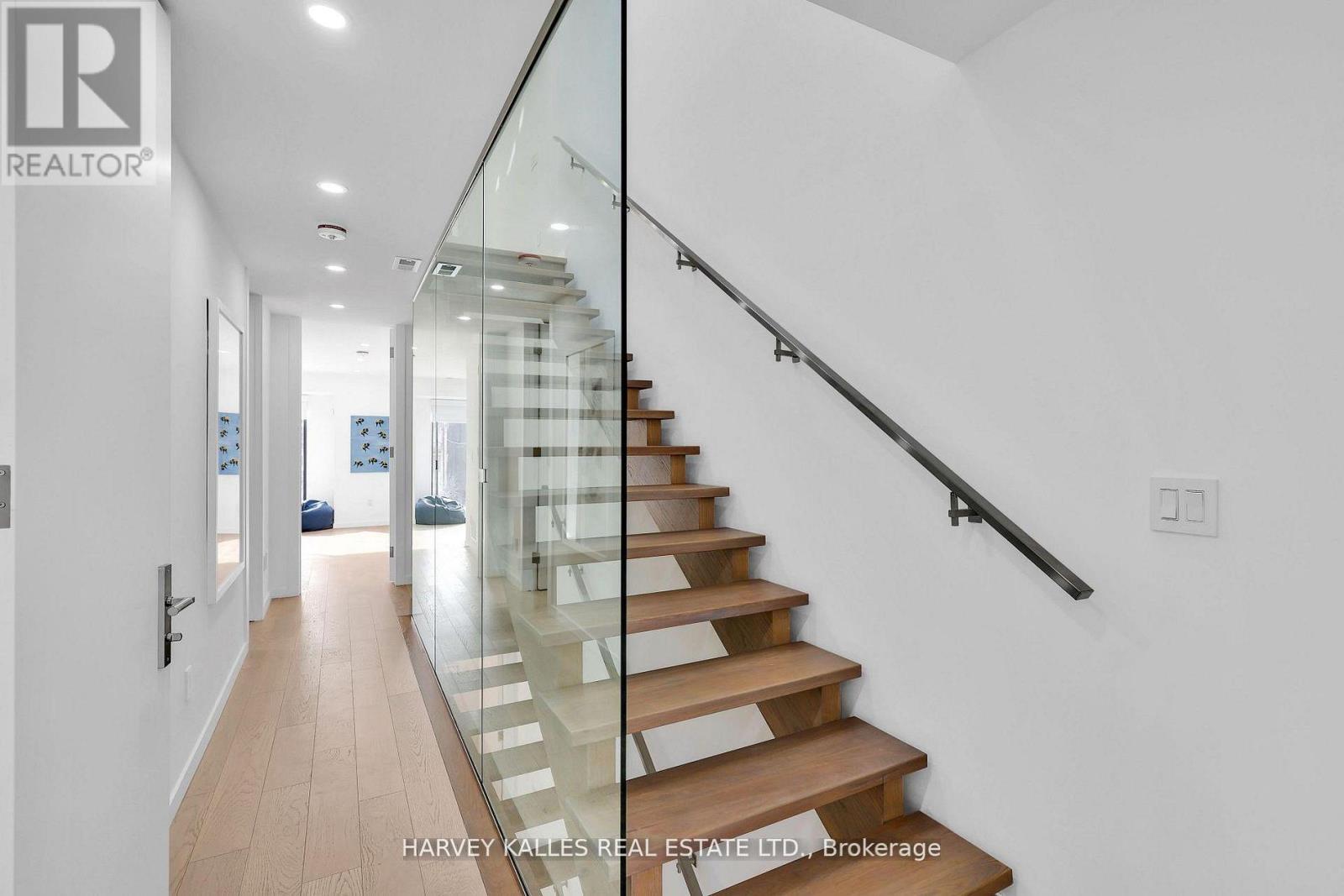 223 WYCHWOOD AVENUE