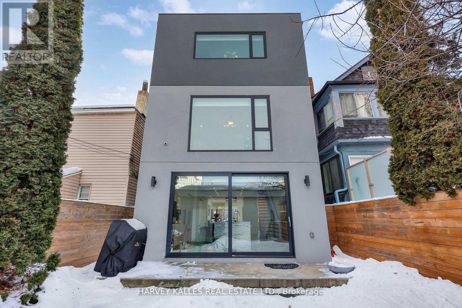 223 WYCHWOOD AVENUE