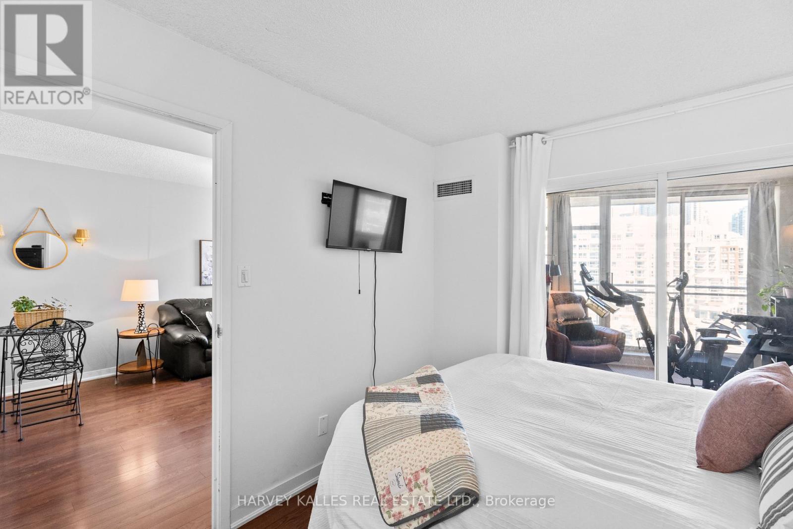 803 - 650 QUEENS QUAY W
