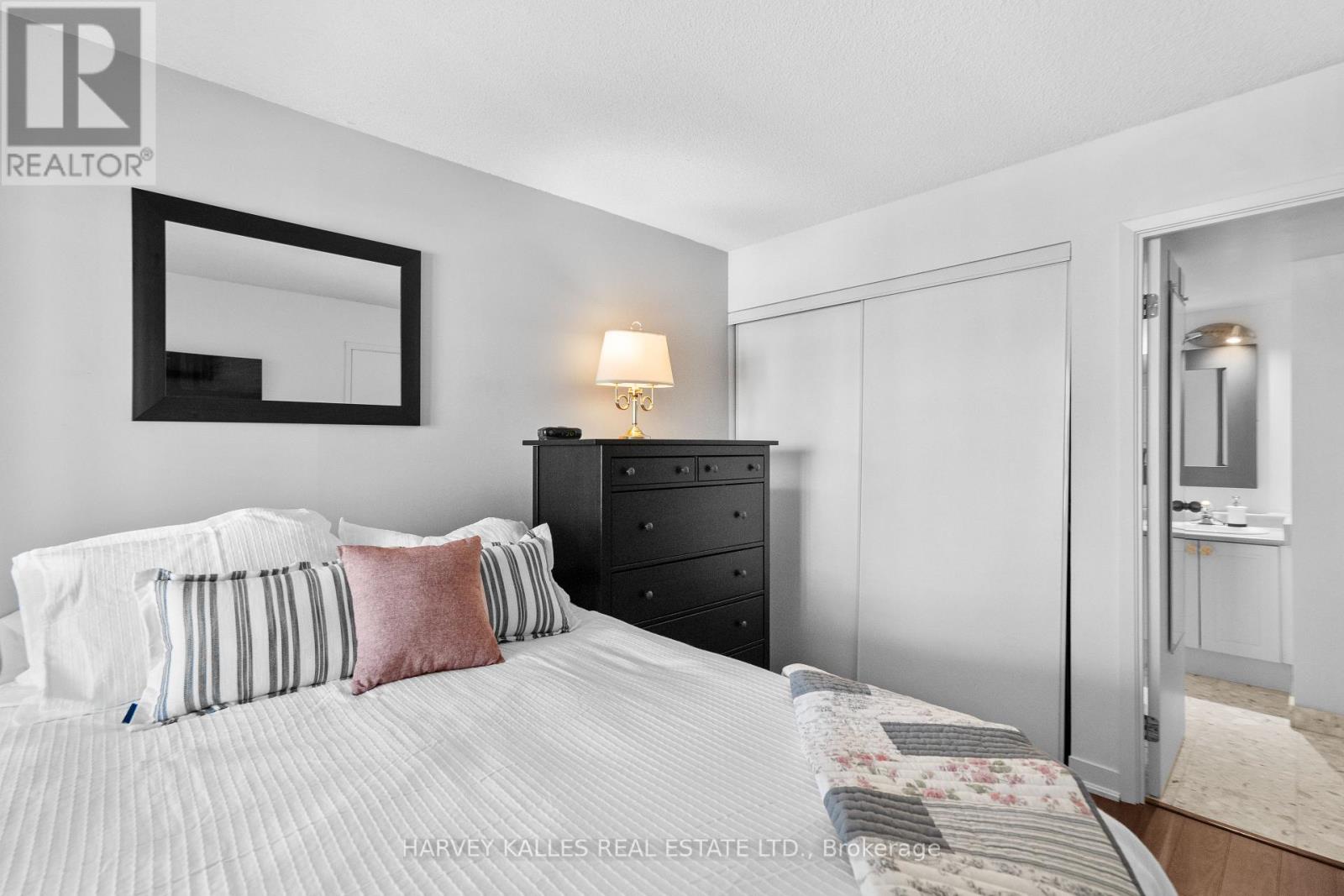 803 - 650 QUEENS QUAY W