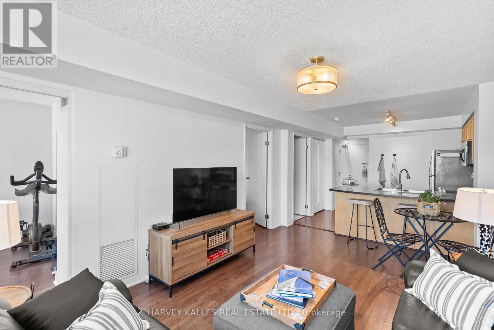 803 - 650 QUEENS QUAY W