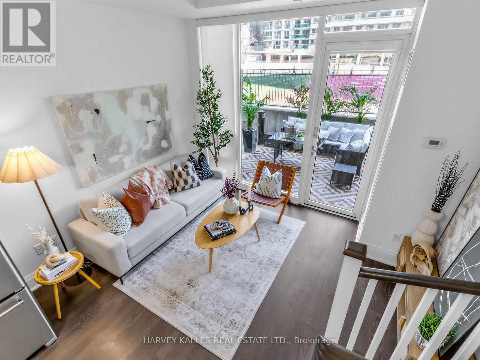 TH 13 - 30 ROEHAMPTON AVENUE