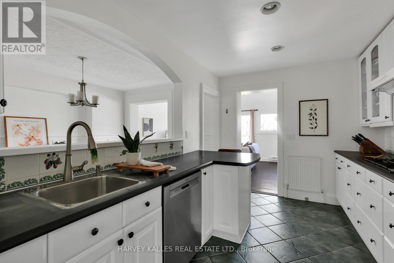 30 BRAESIDE ROAD