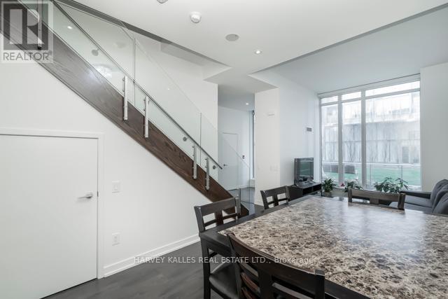 TH12 - 121 MCMAHON DRIVE