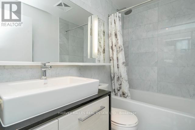 TH12 - 121 MCMAHON DRIVE