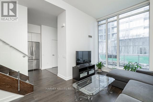 TH12 - 121 MCMAHON DRIVE