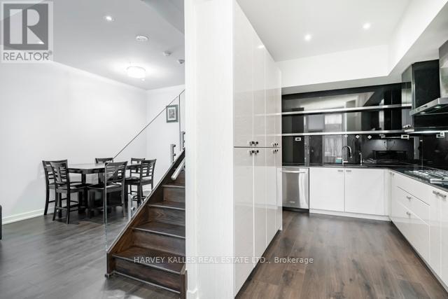 TH12 - 121 MCMAHON DRIVE
