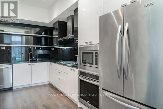 TH12 - 121 MCMAHON DRIVE