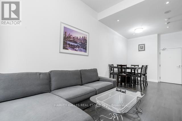 TH12 - 121 MCMAHON DRIVE