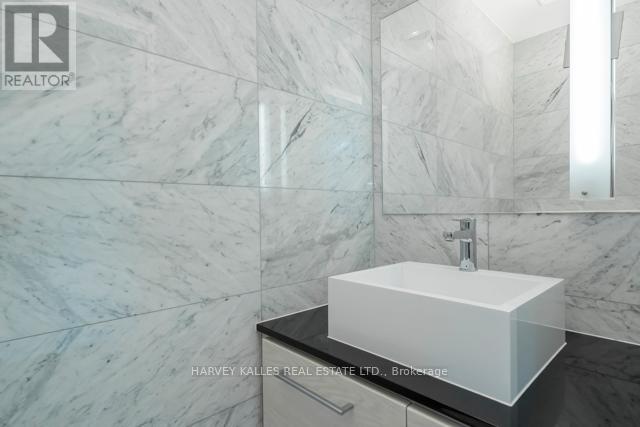 TH12 - 121 MCMAHON DRIVE