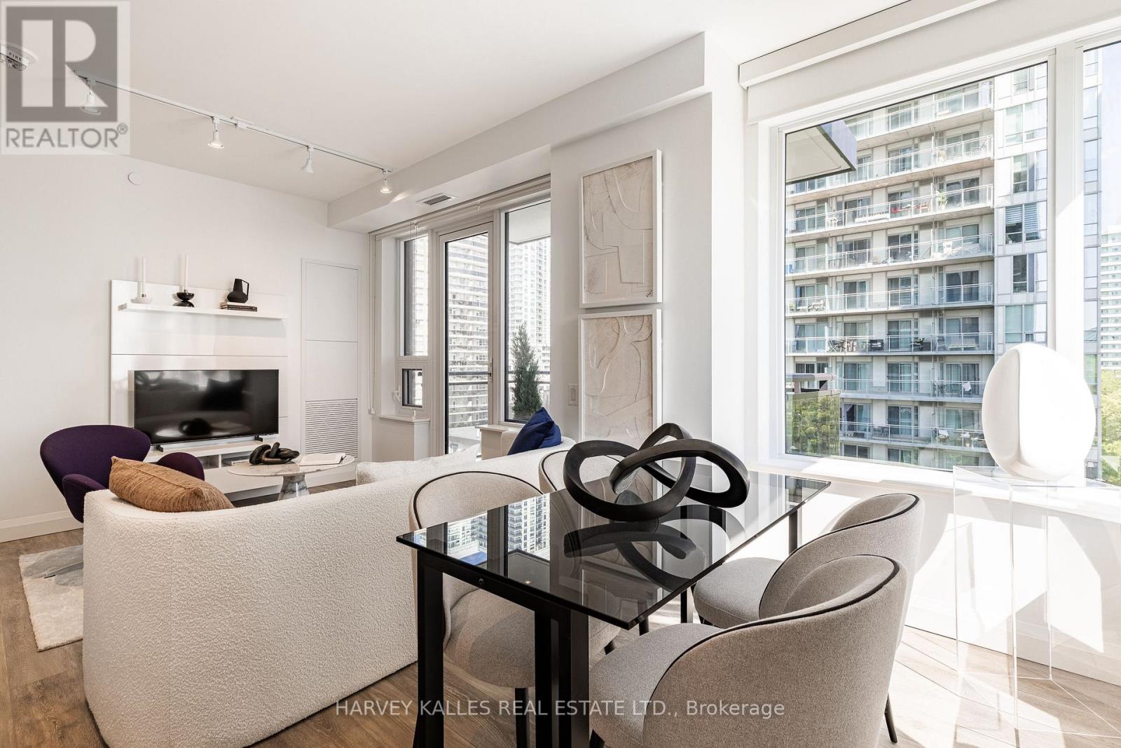 1302 - 71 REDPATH AVENUE