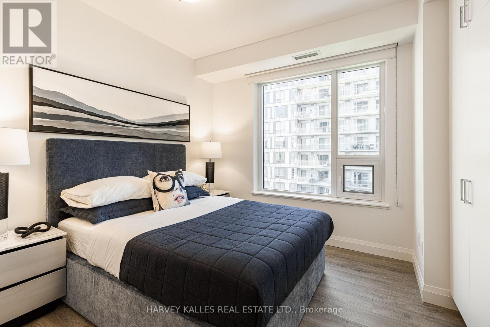 1302 - 71 REDPATH AVENUE