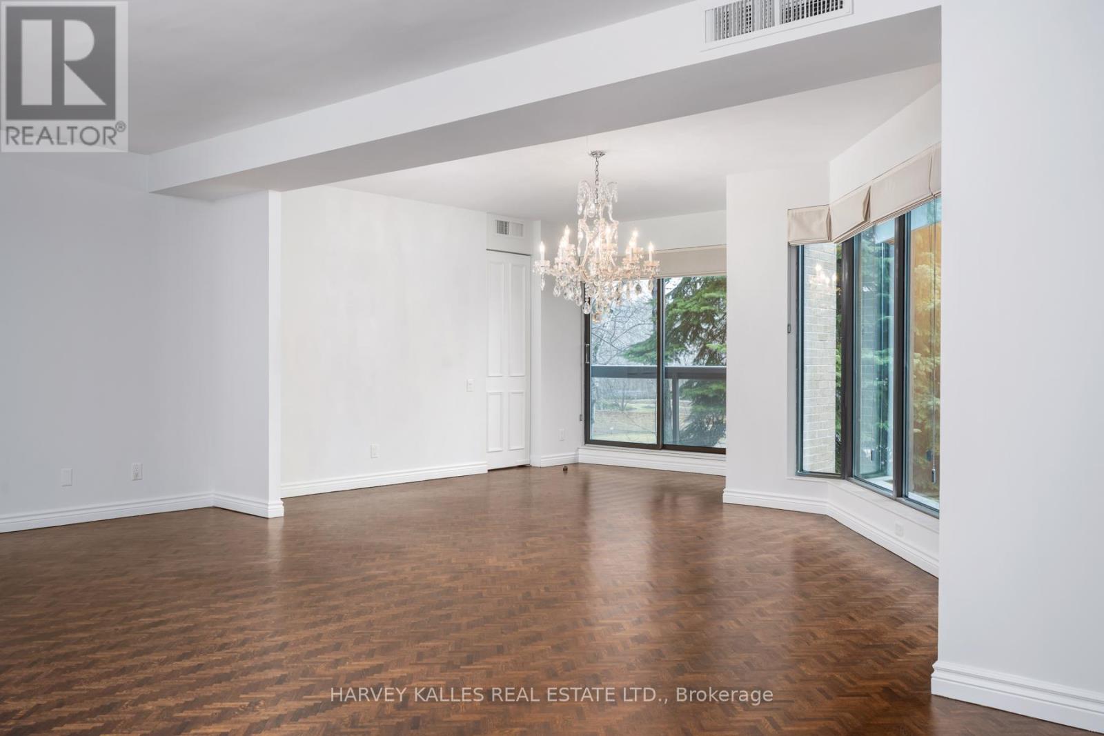 204 - 70 ROSEHILL AVENUE