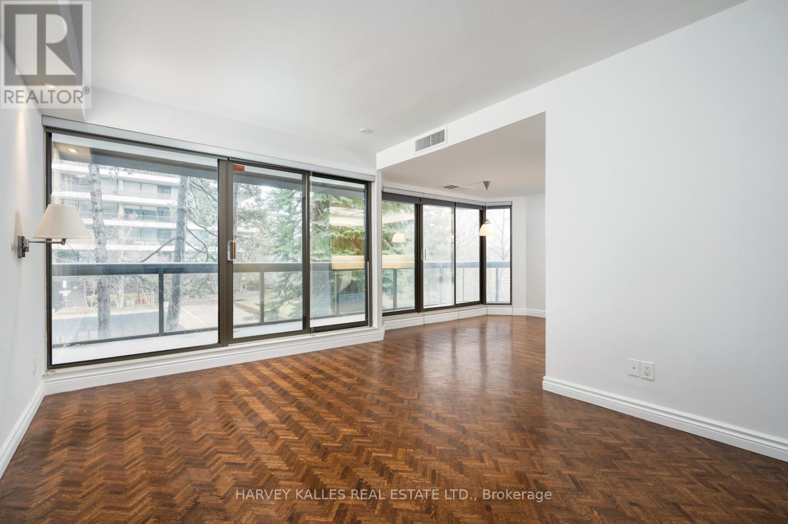 204 - 70 ROSEHILL AVENUE