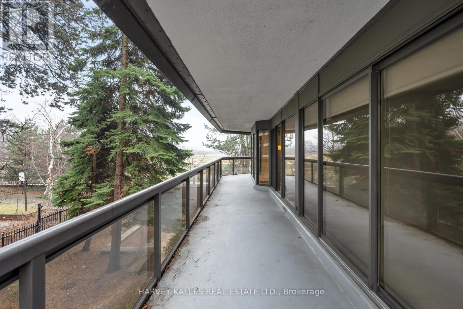 204 - 70 ROSEHILL AVENUE