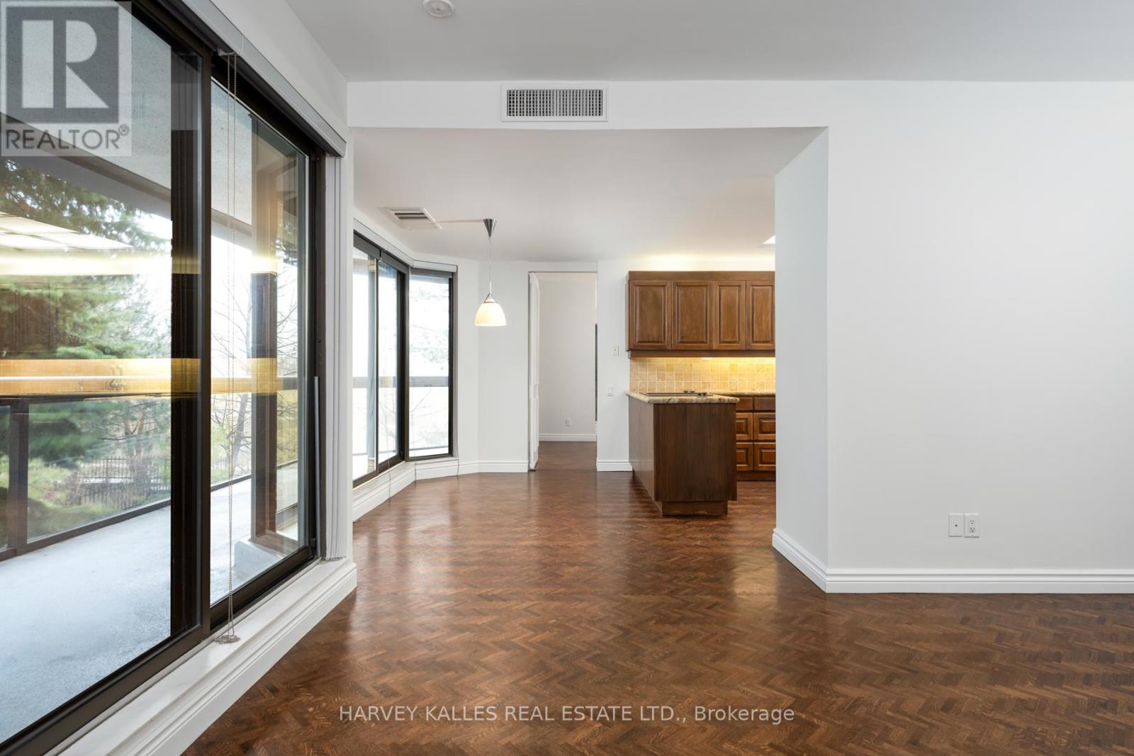 204 - 70 ROSEHILL AVENUE