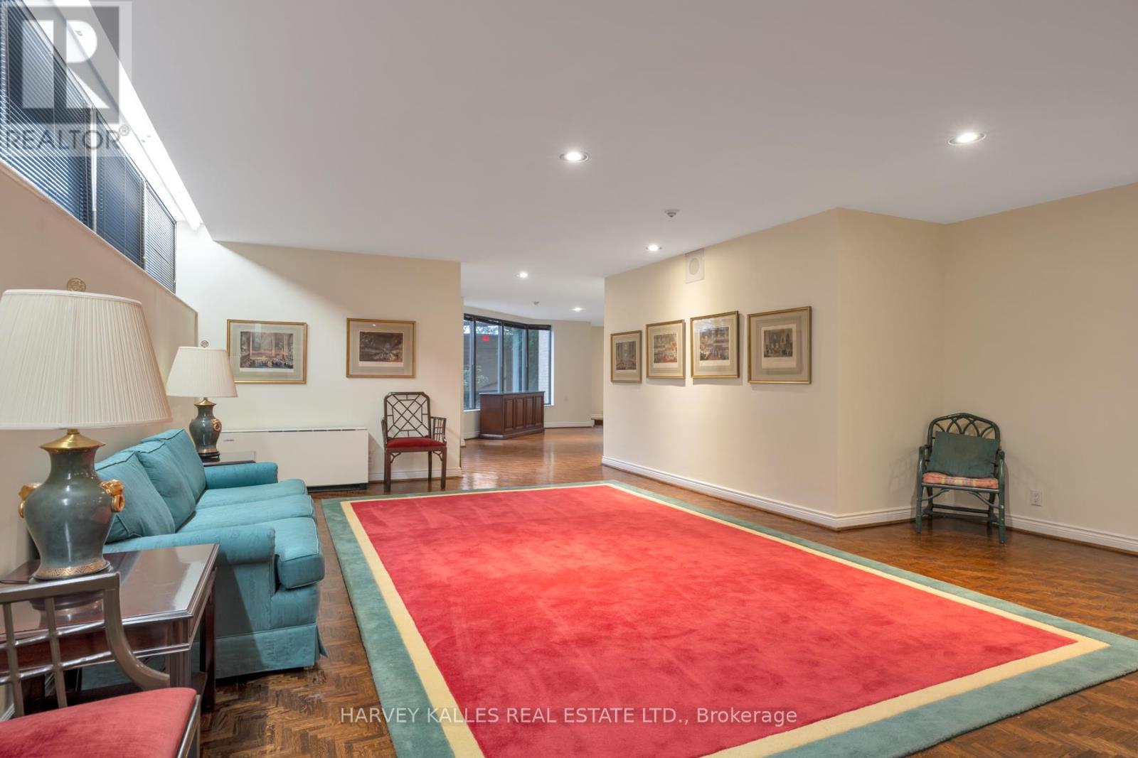 204 - 70 ROSEHILL AVENUE