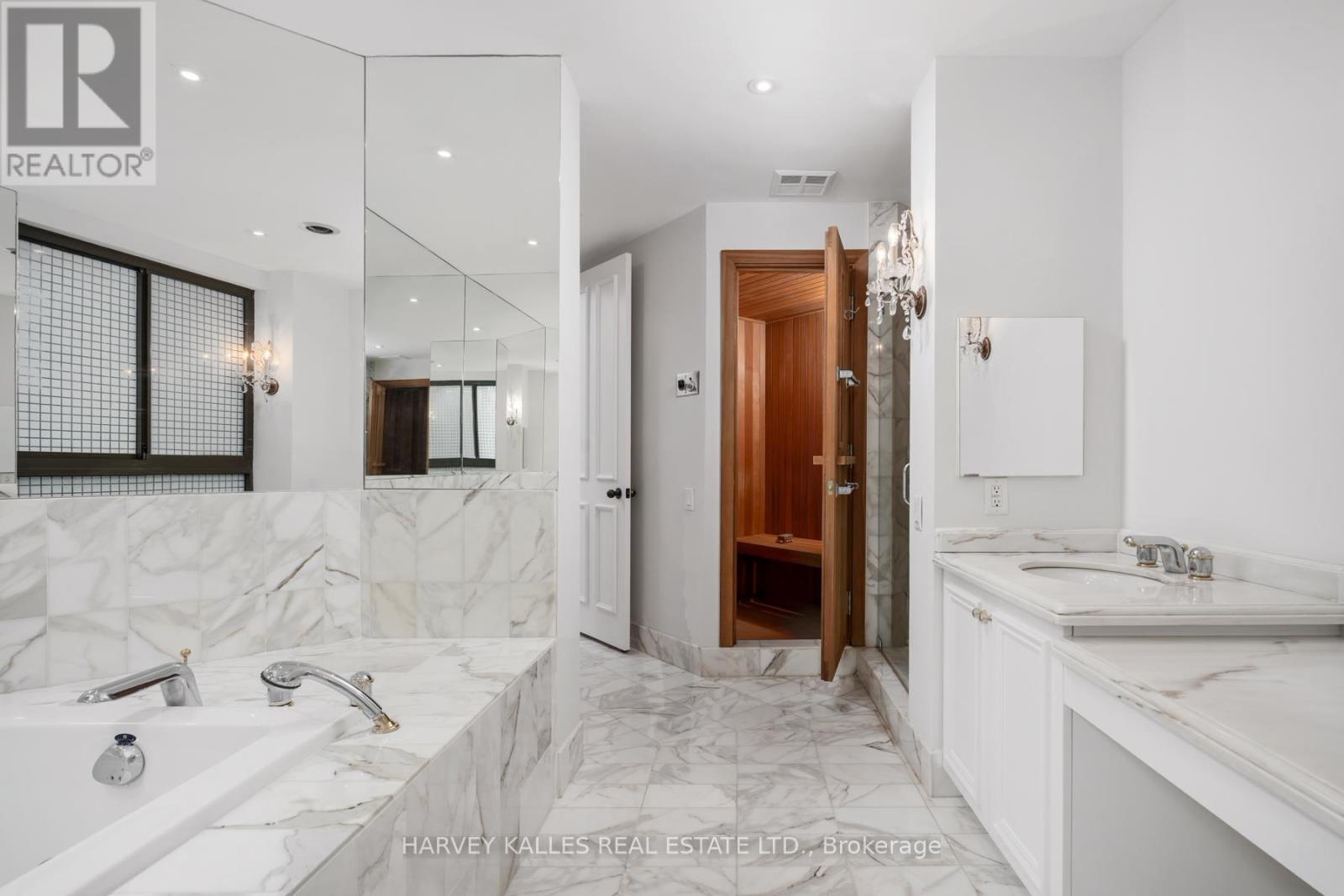 204 - 70 ROSEHILL AVENUE