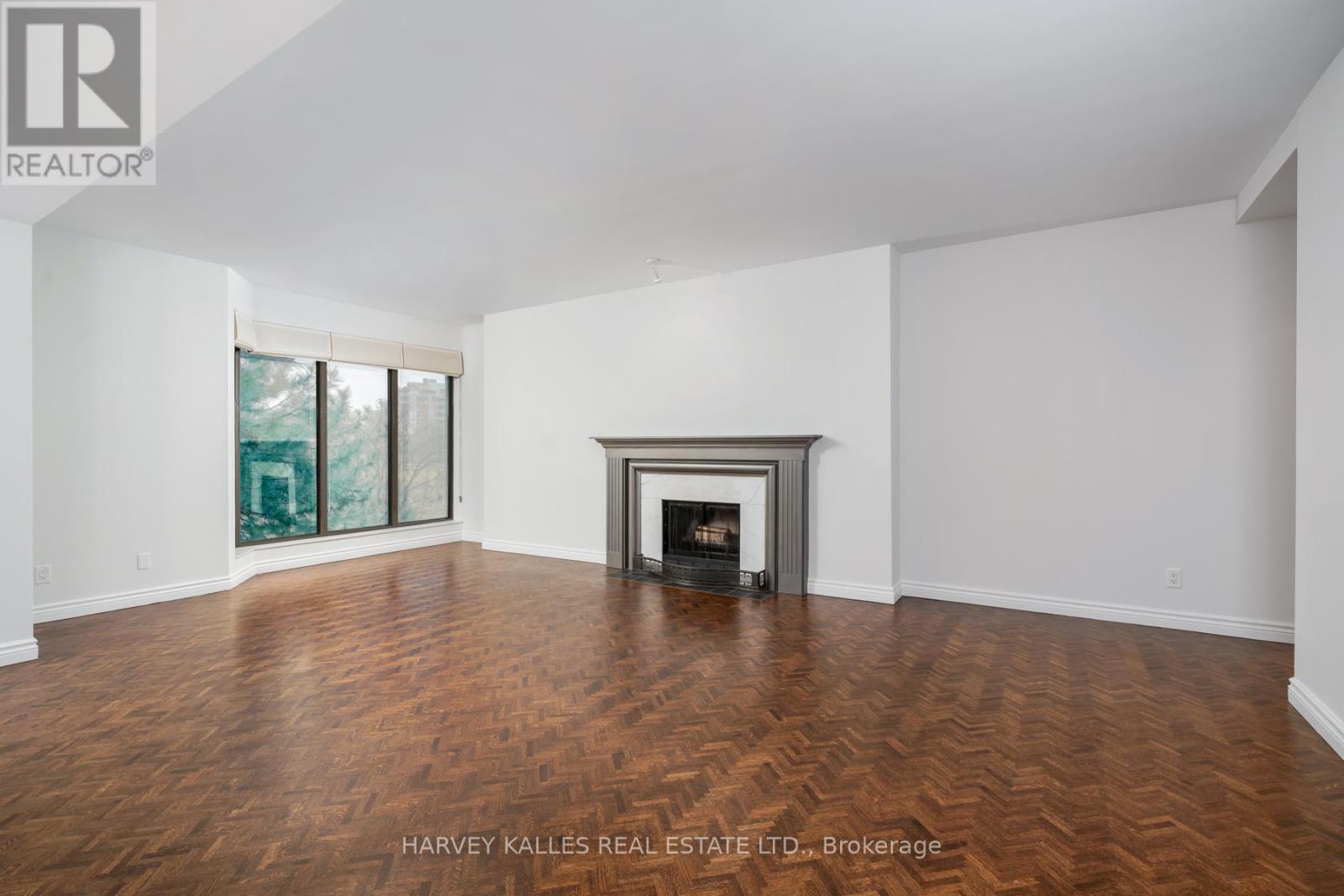 204 - 70 ROSEHILL AVENUE