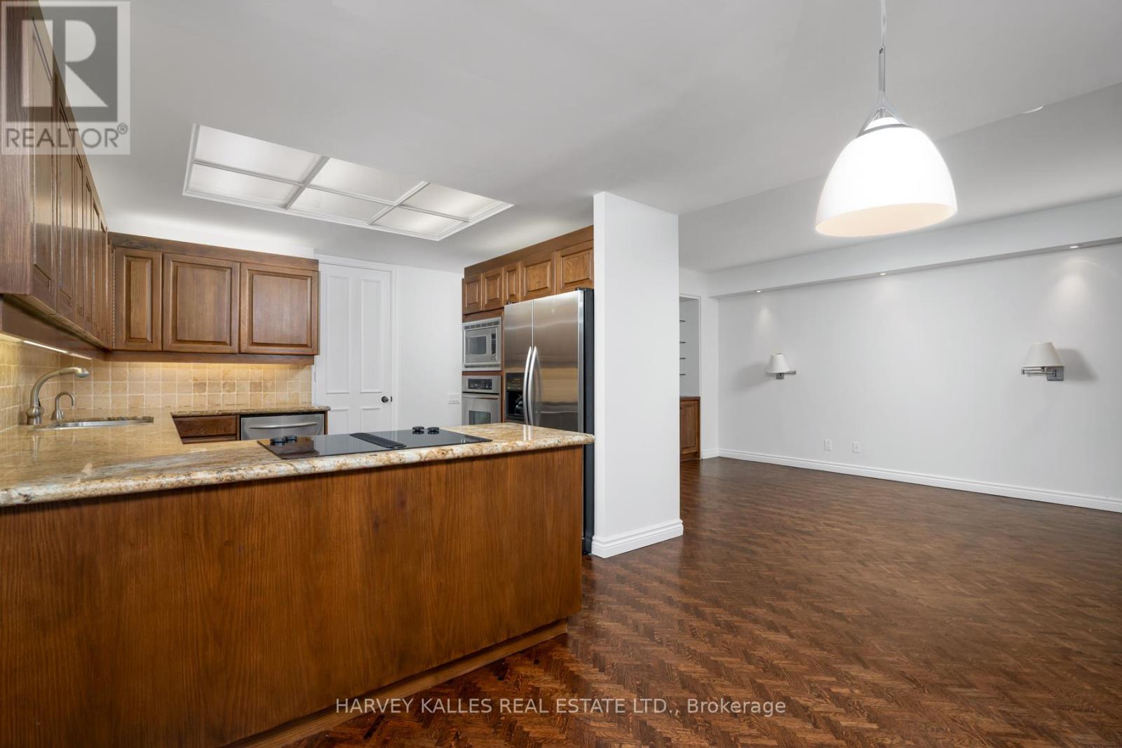 204 - 70 ROSEHILL AVENUE