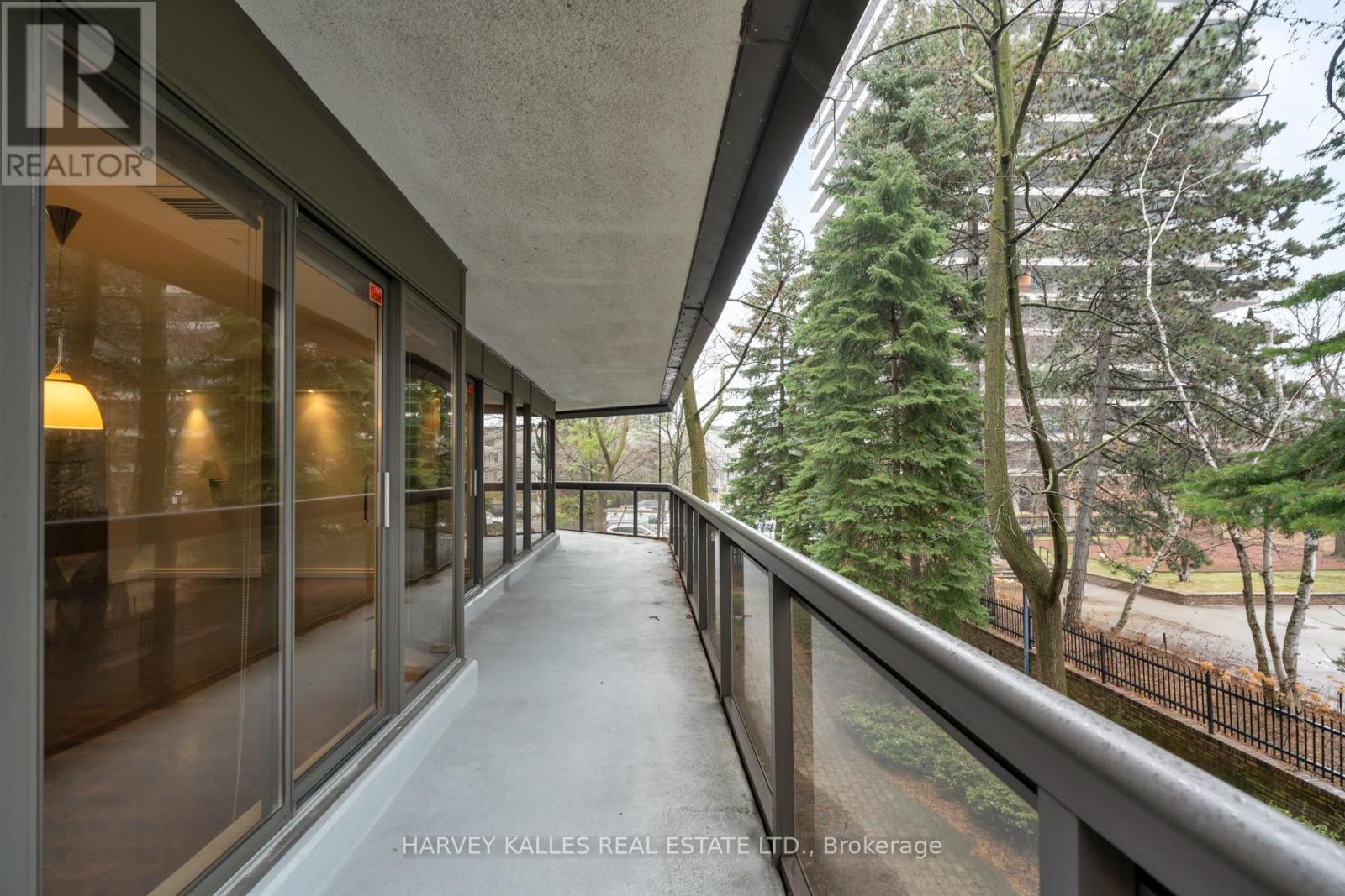 204 - 70 ROSEHILL AVENUE