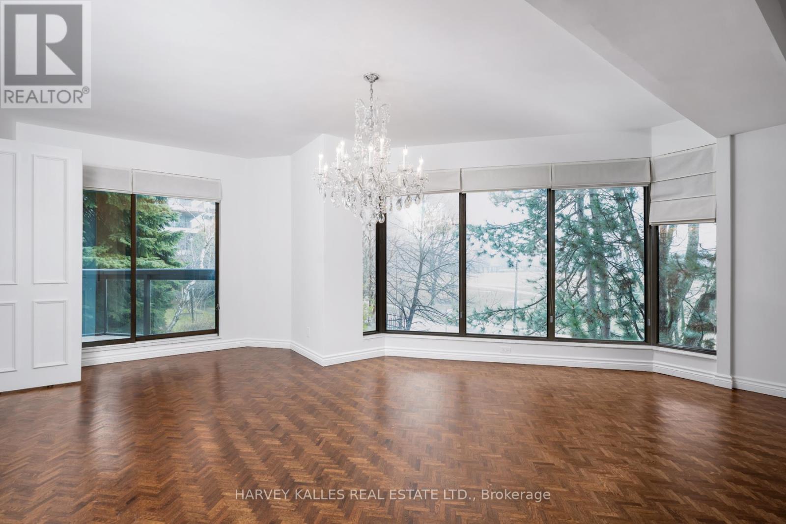 204 - 70 ROSEHILL AVENUE