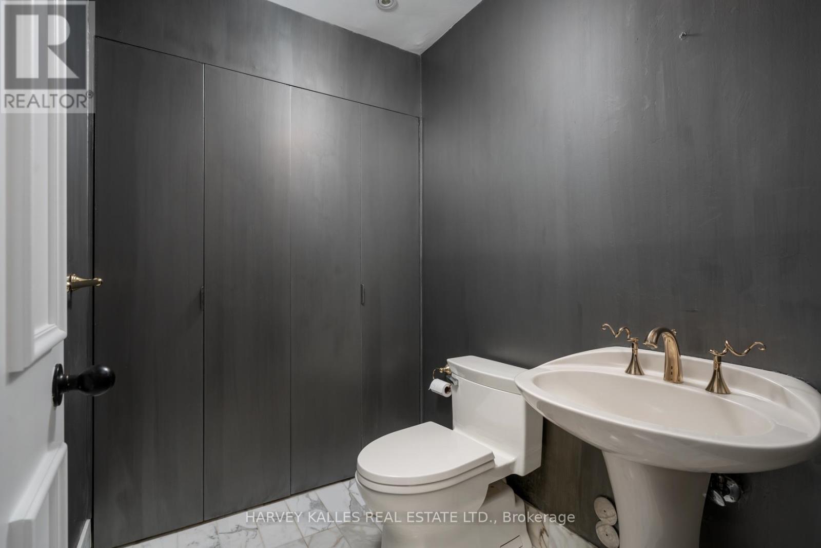 204 - 70 ROSEHILL AVENUE