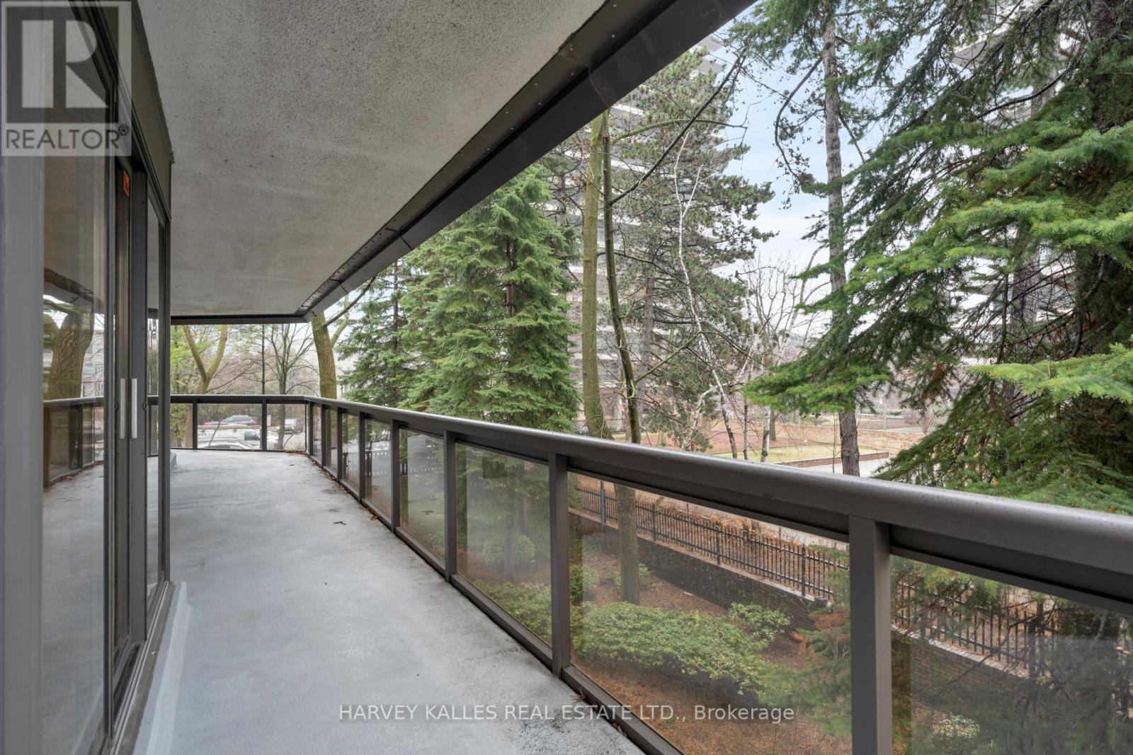 204 - 70 ROSEHILL AVENUE