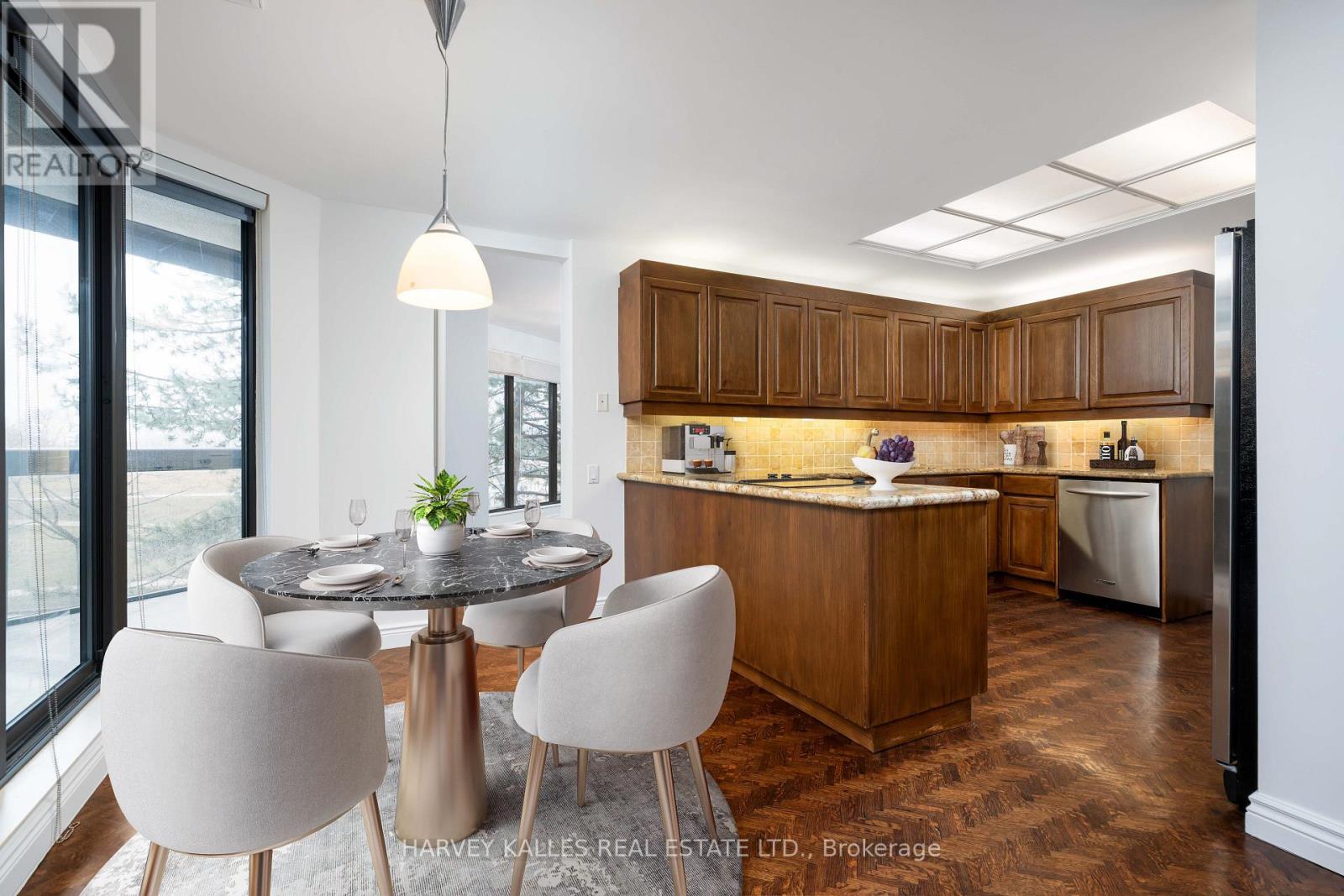 204 - 70 ROSEHILL AVENUE