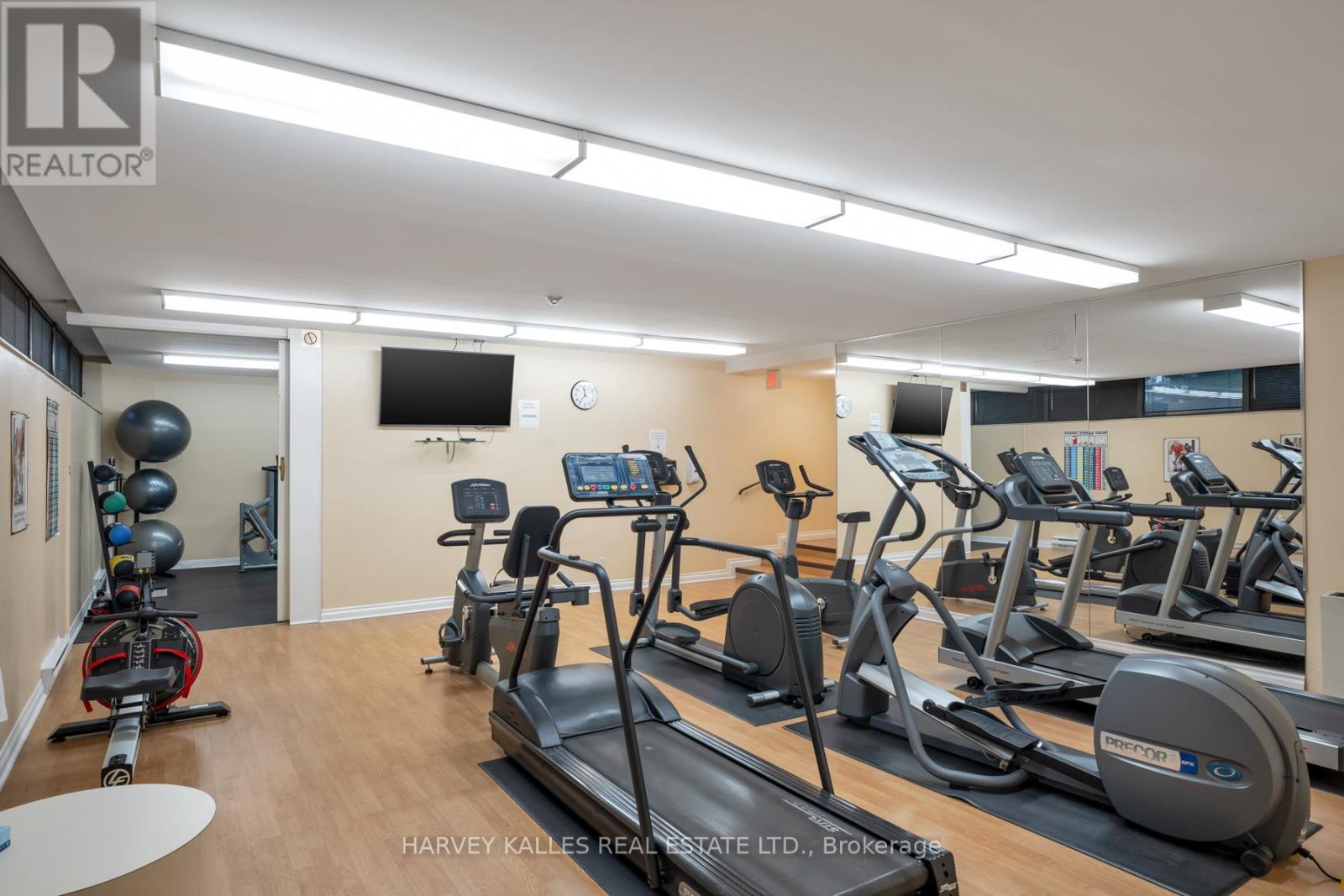 204 - 70 ROSEHILL AVENUE