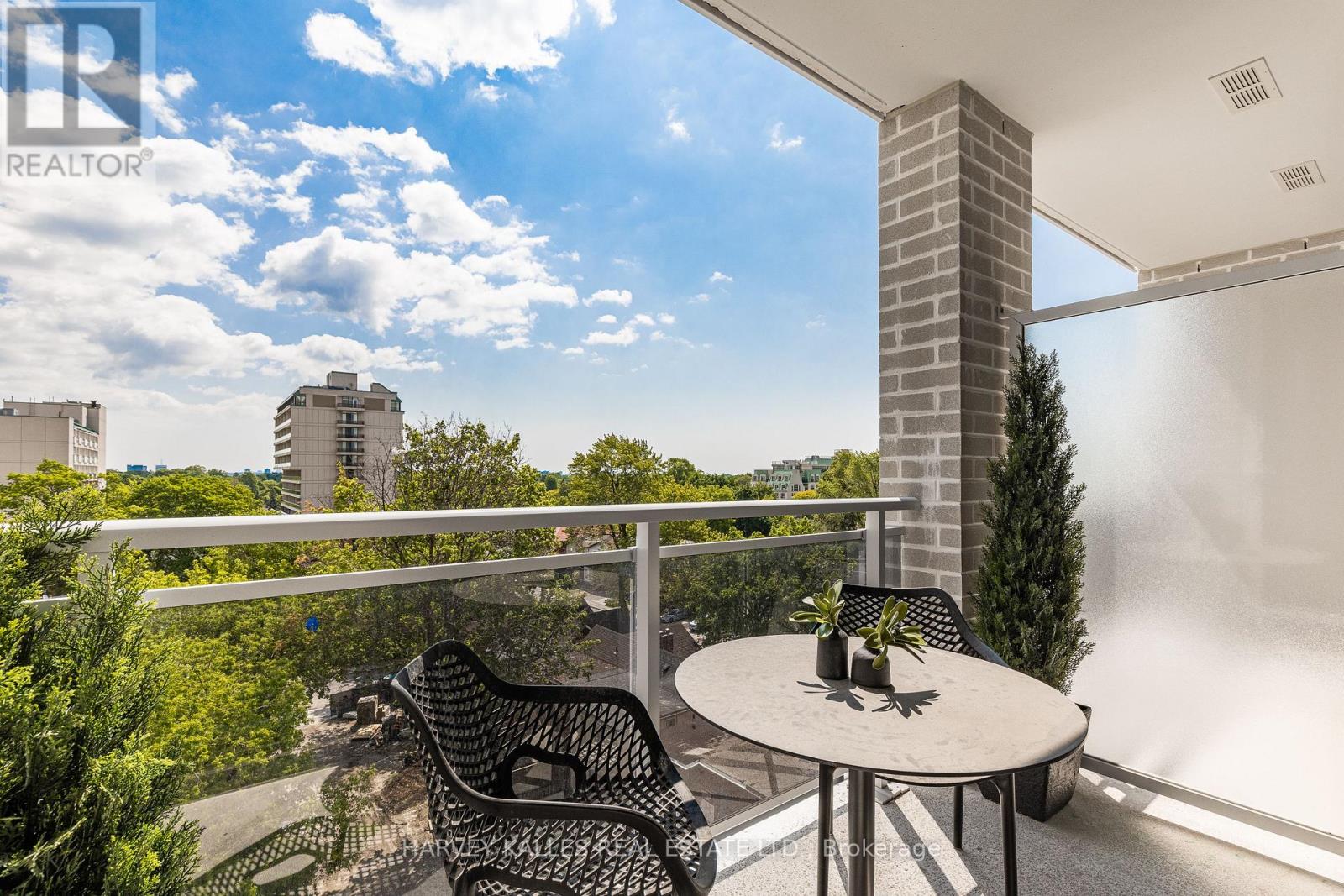 1404 - 71 REDPATH AVENUE