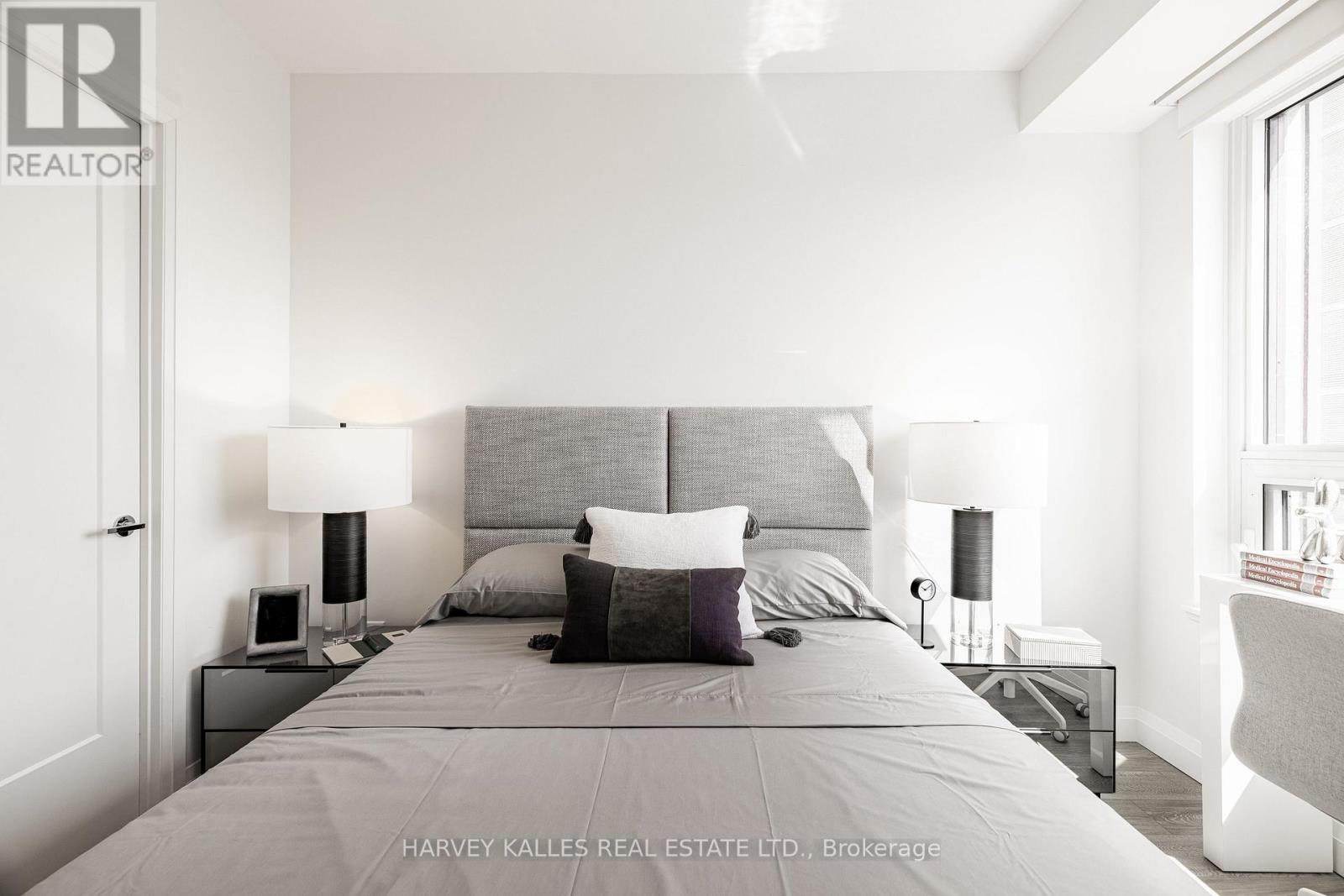 1404 - 71 REDPATH AVENUE