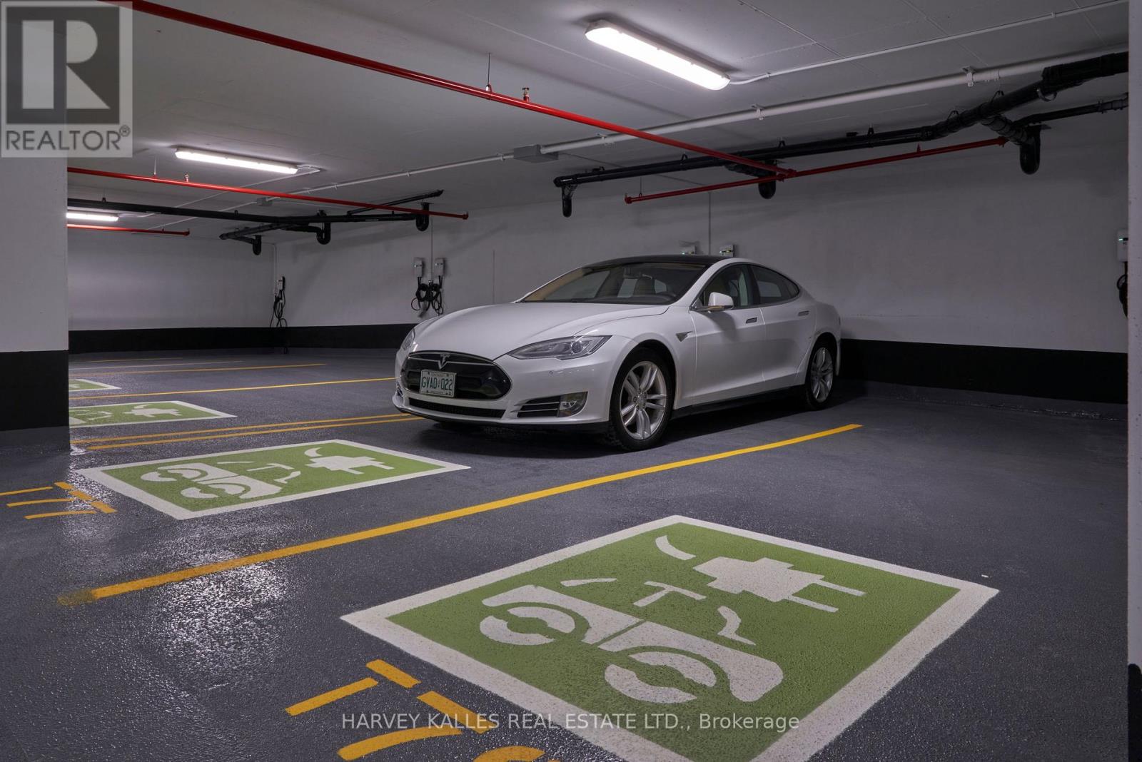 1404 - 71 REDPATH AVENUE