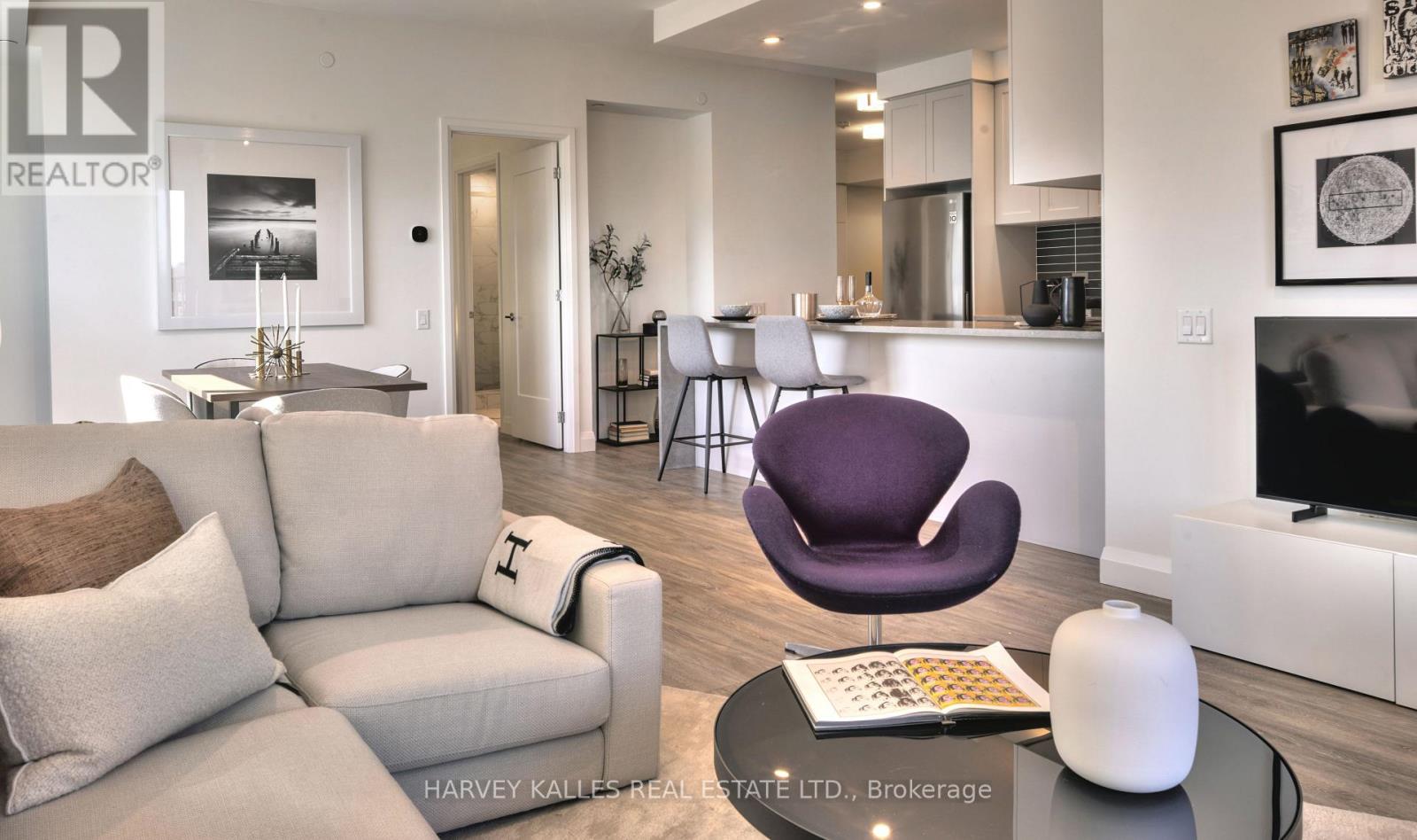 402 - 71 REDPATH AVENUE