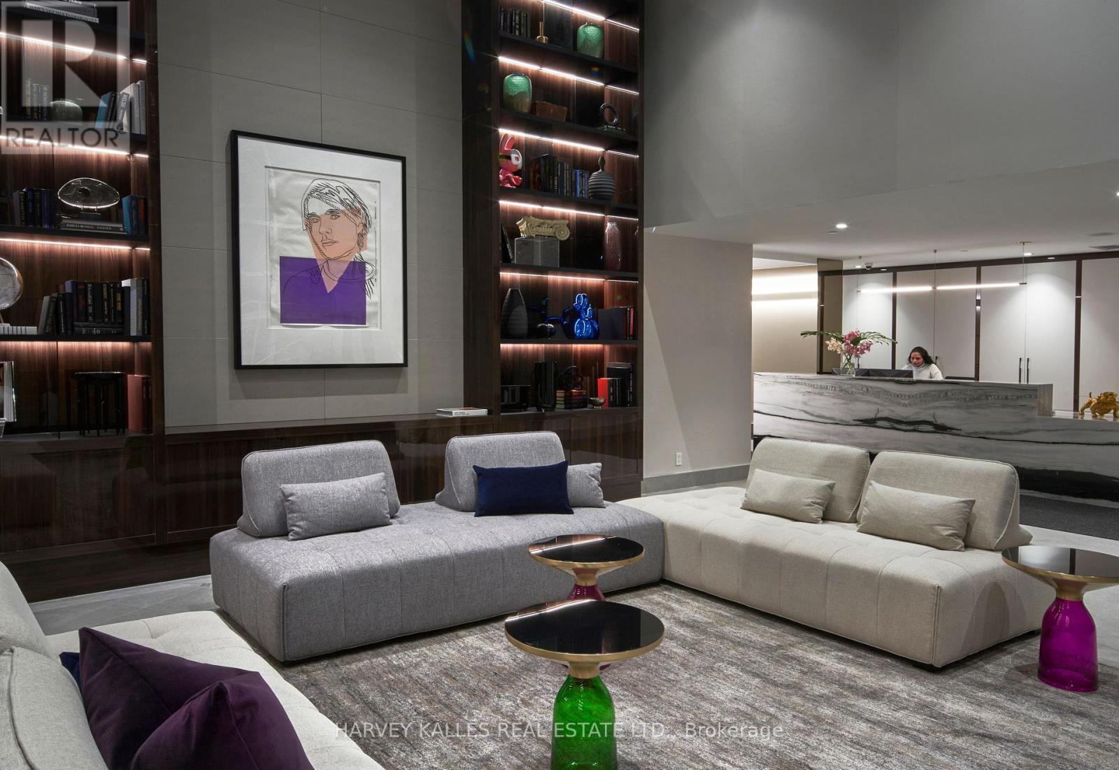 402 - 71 REDPATH AVENUE