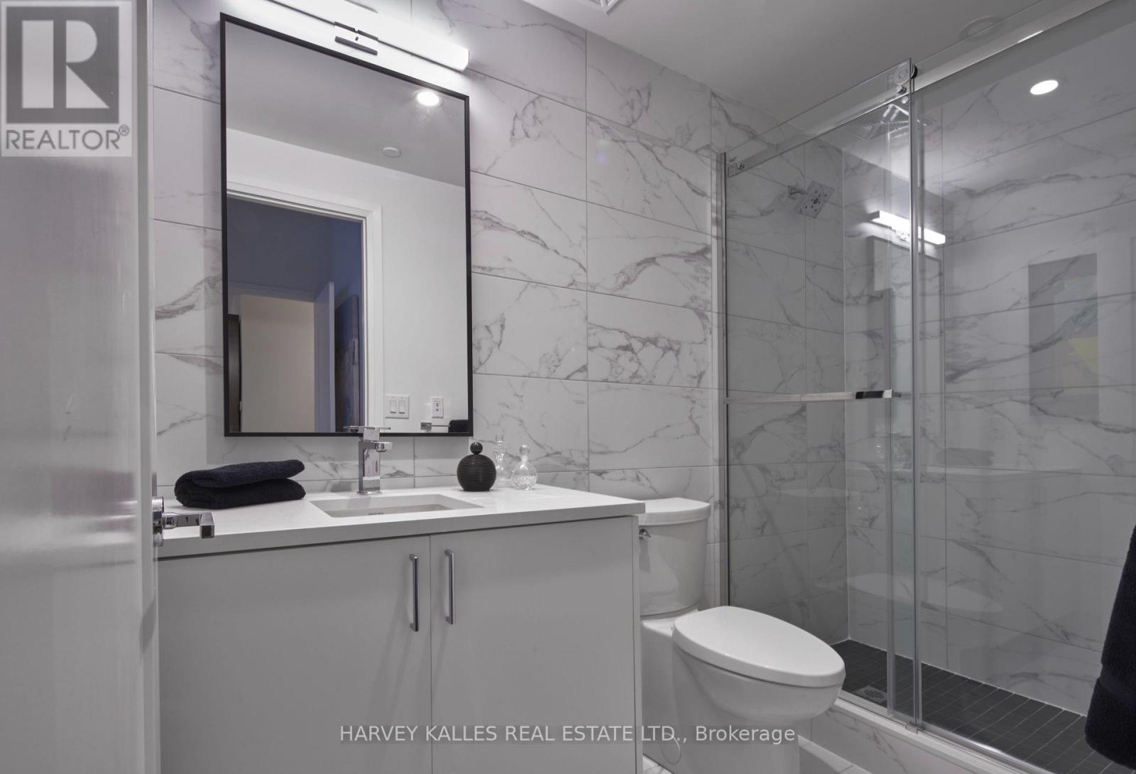 402 - 71 REDPATH AVENUE