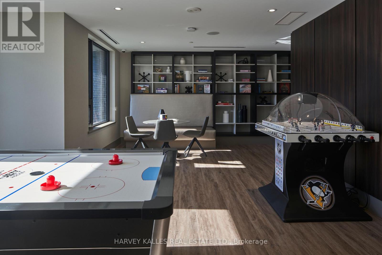 402 - 71 REDPATH AVENUE