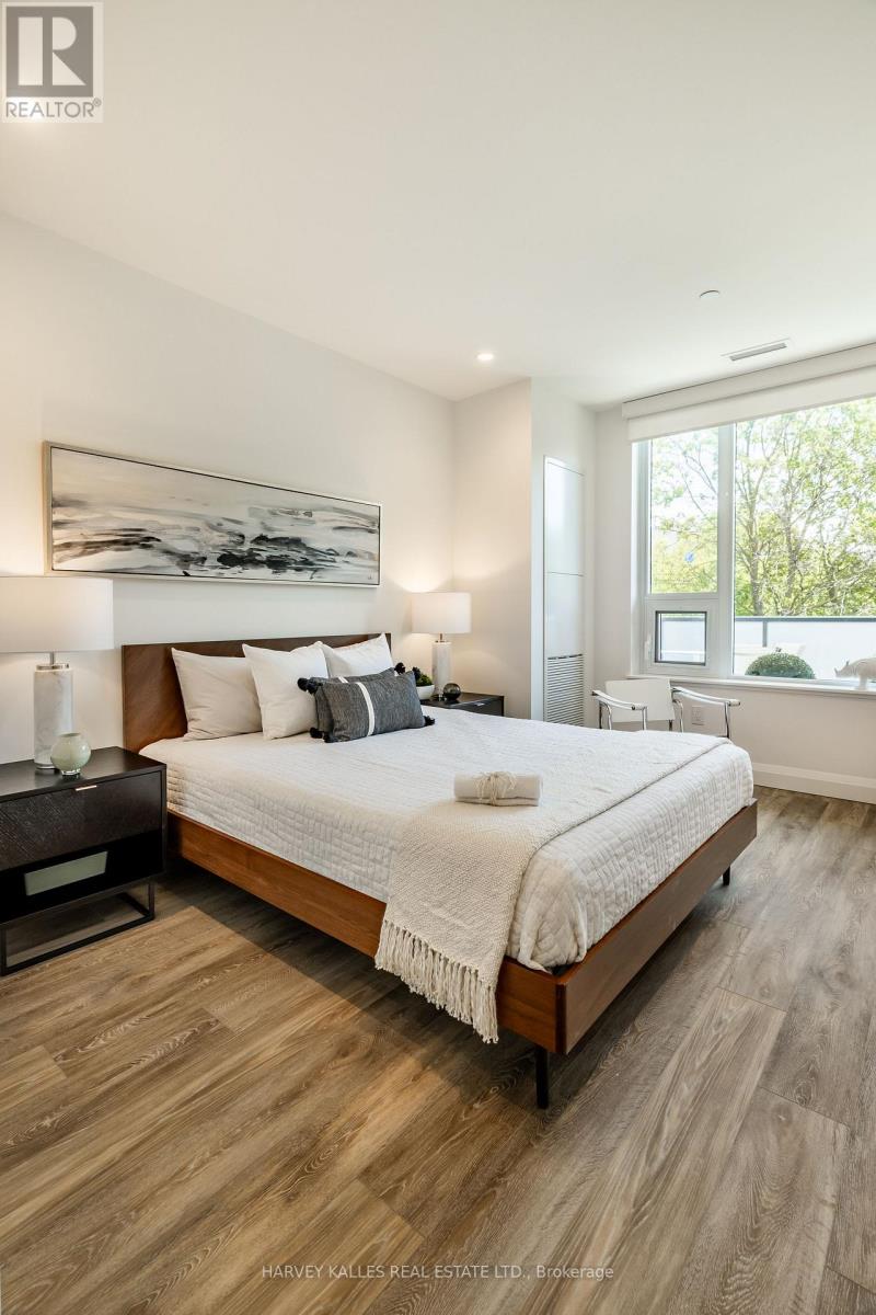 402 - 71 REDPATH AVENUE