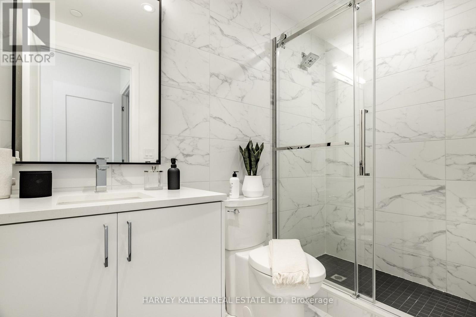 402 - 71 REDPATH AVENUE