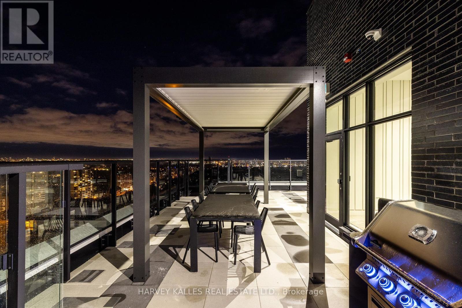 402 - 71 REDPATH AVENUE