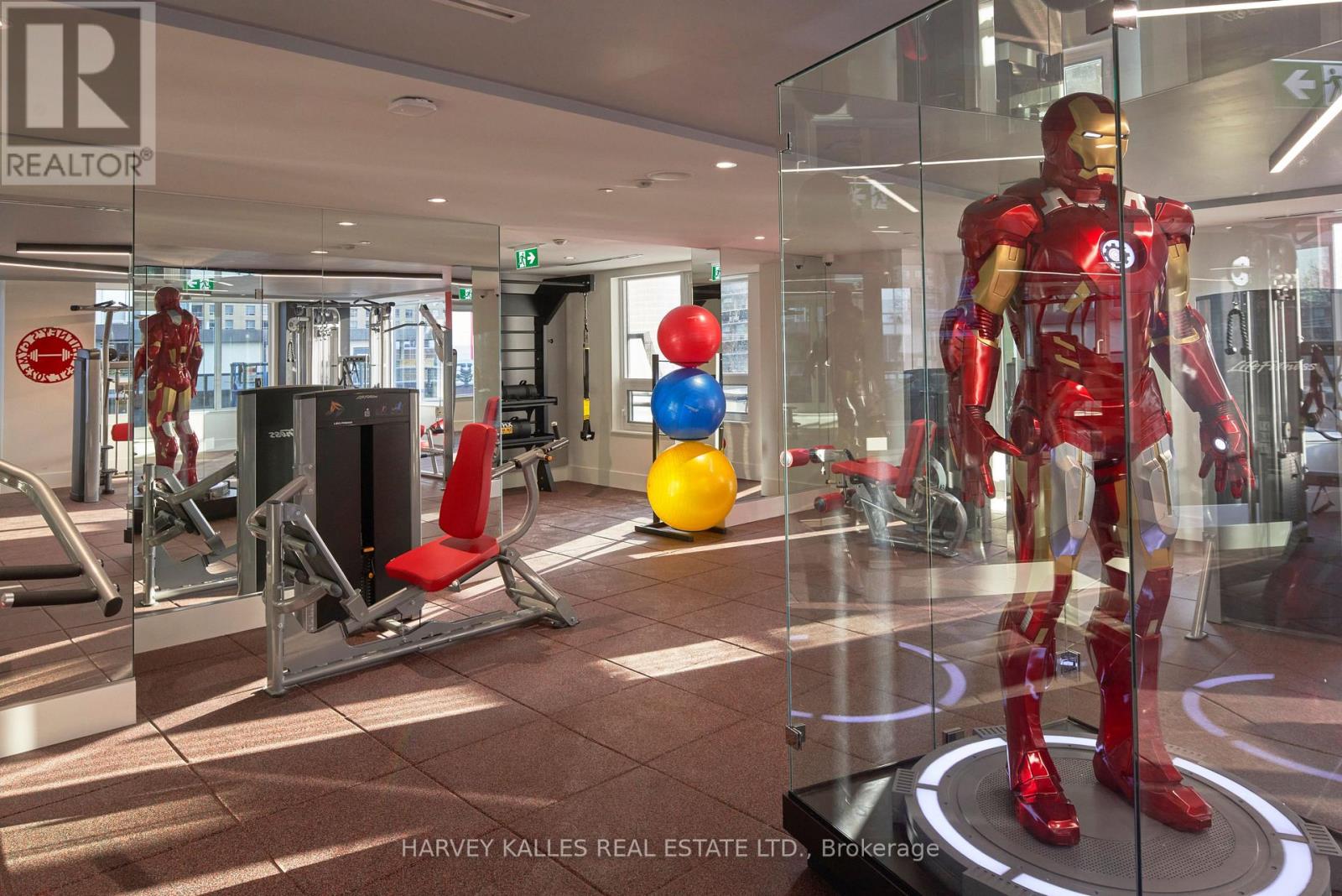 402 - 71 REDPATH AVENUE