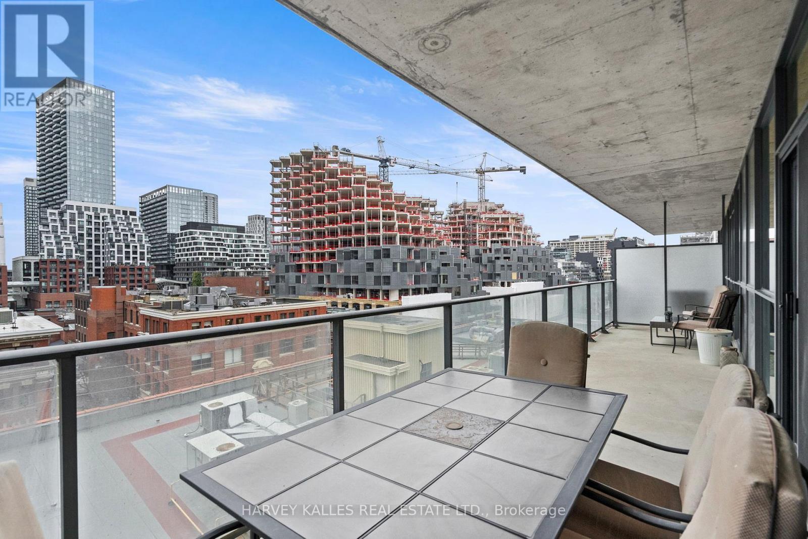 712 - 478 KING STREET W