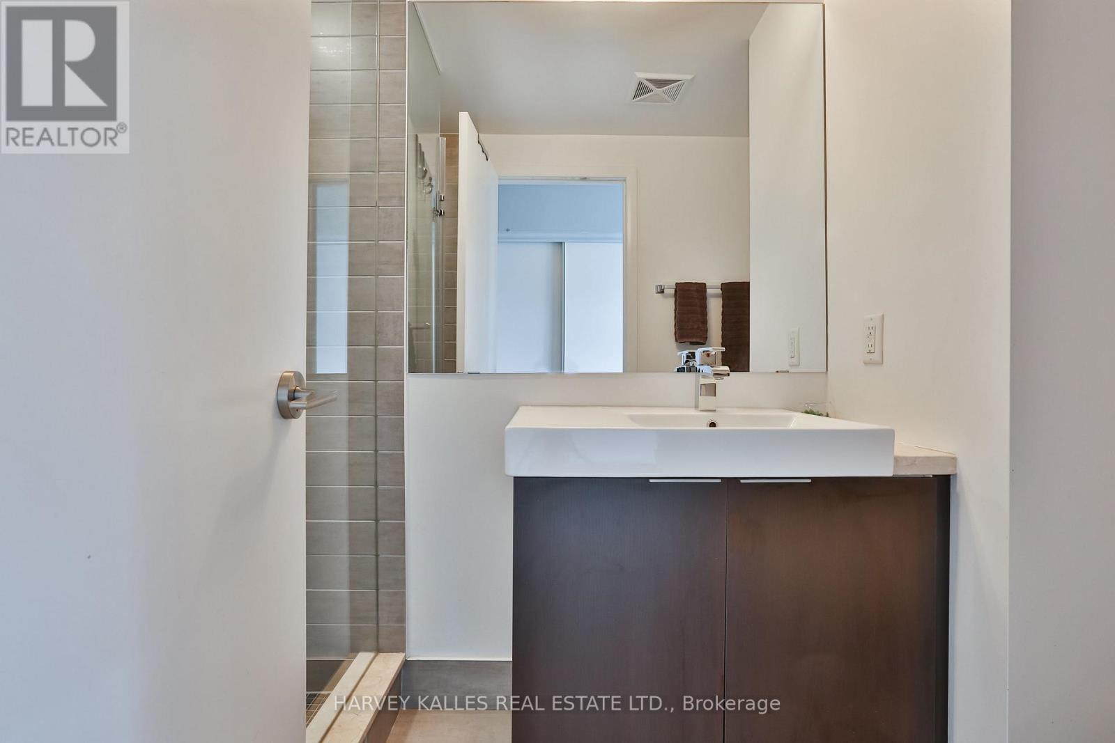 712 - 478 KING STREET W